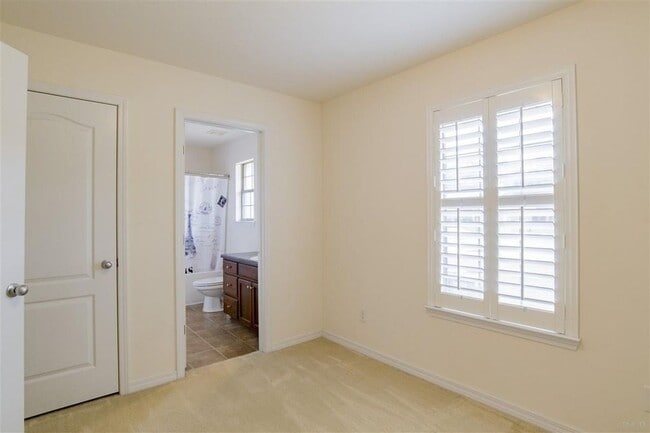 Building Photo - 8770 Kennedy Dr