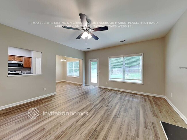 Building Photo - 147 Hawthorn Dr