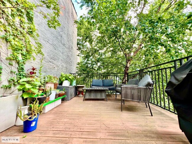 Building Photo - 3 bedroom in Brooklyn NY 11222