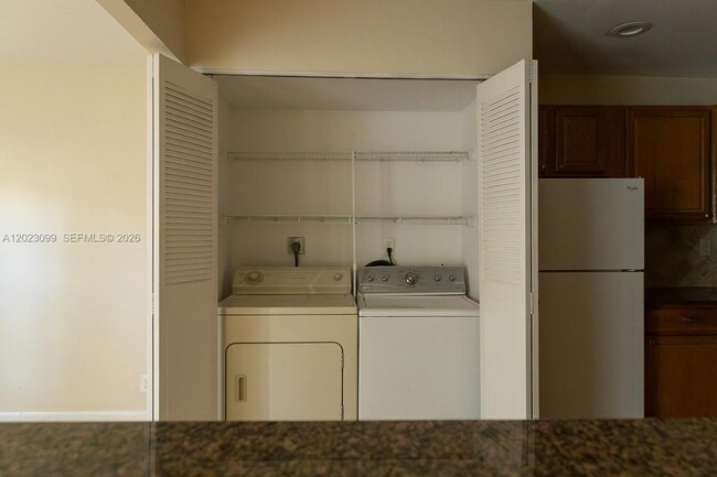 Building Photo - 8018 SW 18th Ct