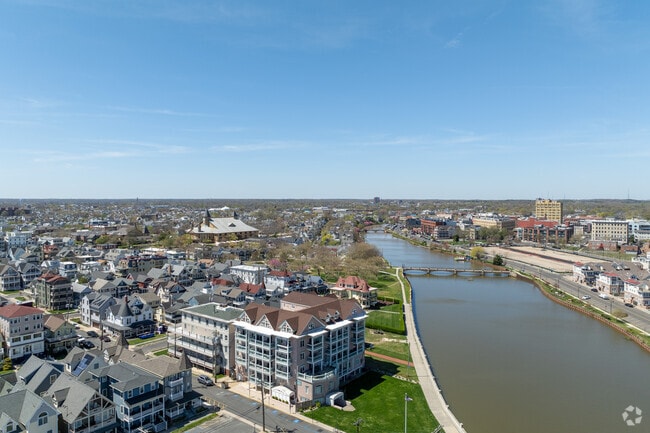 Aerial Photo - La Pierre Condominiums