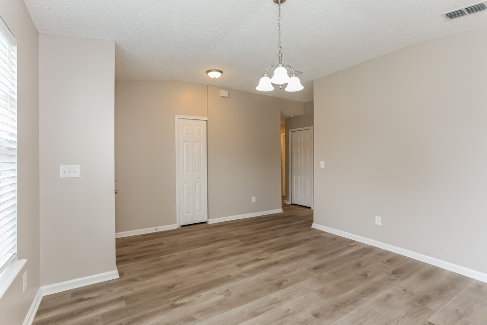 Building Photo - 3416 International Village Dr W