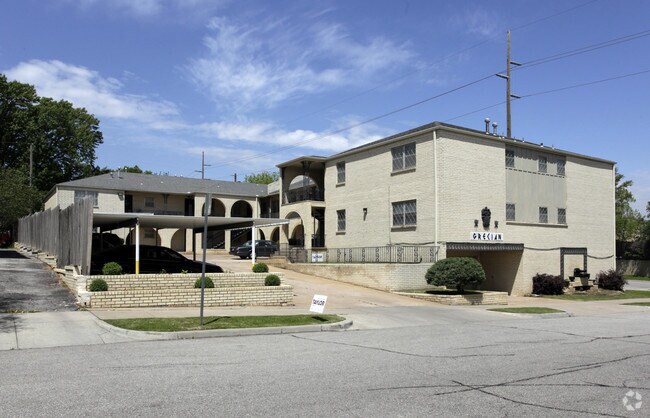 Primary Photo - Grecian Apartments