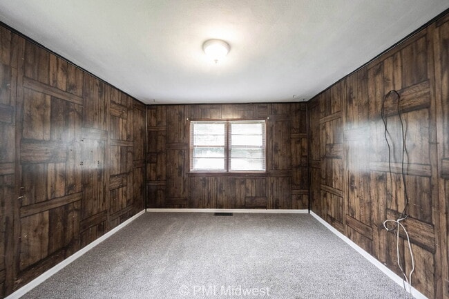 Building Photo - "Charming 3-Bedroom Home in Anderson, IN with Spacious 1136 Sq Ft Layout!"