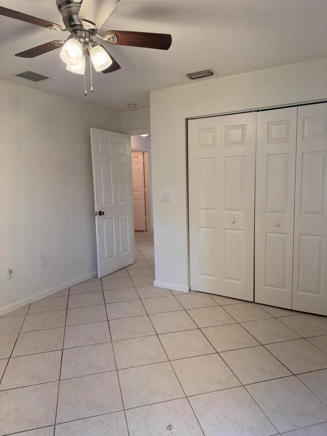 Building Photo - 1364 Climbing Rose Ln