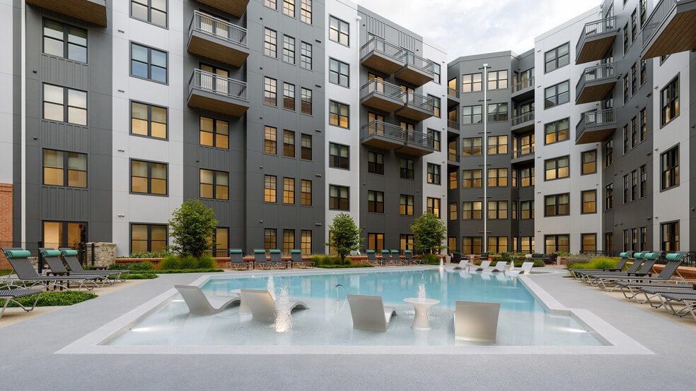 Building Photo - The James on Highland