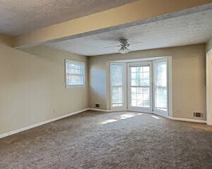 Building Photo - 384 Burr Oak Ct