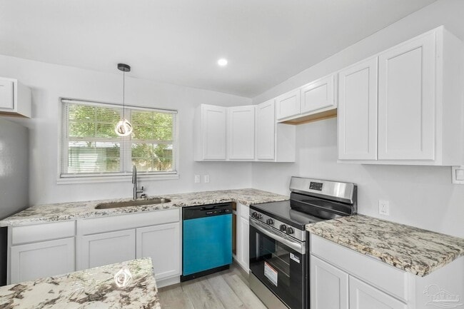 Building Photo - 1029 Kearny Dr