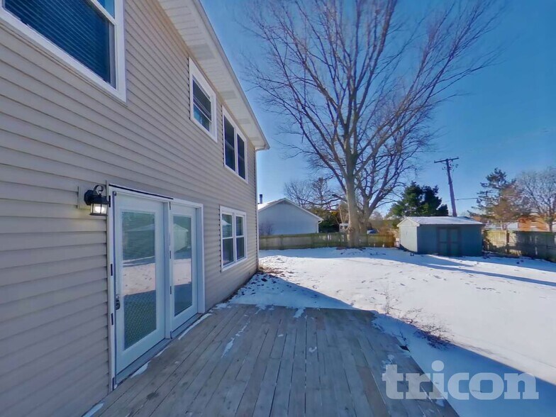 Building Photo - 155 Ramblewood Ln