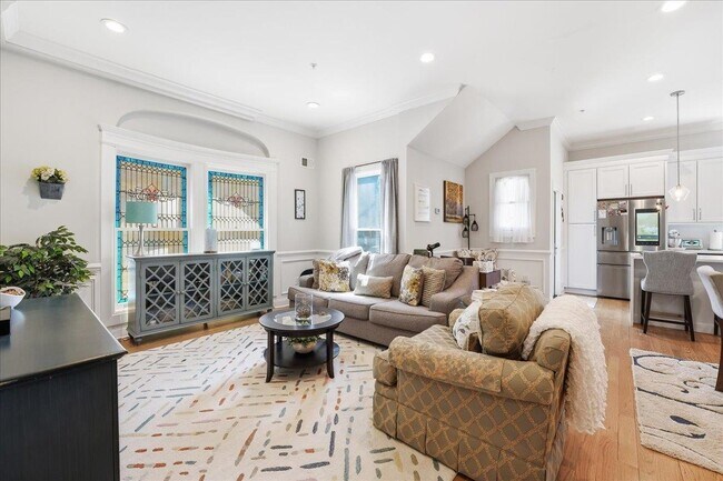 Building Photo - 41 Bentley Ave