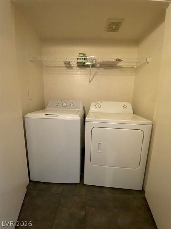 Building Photo - 45 Maleena Mesa St