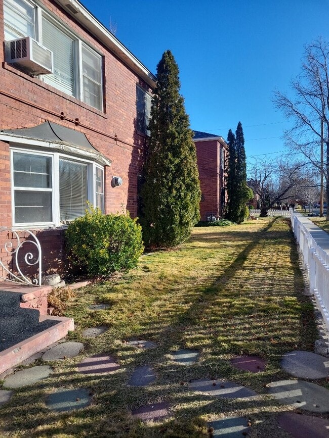 Building Photo - 700-722 Gordon Avenue