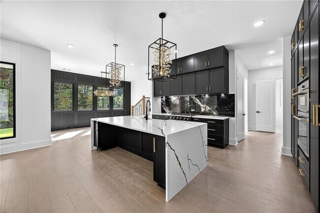 Building Photo - 127 Deer Cyn Dr