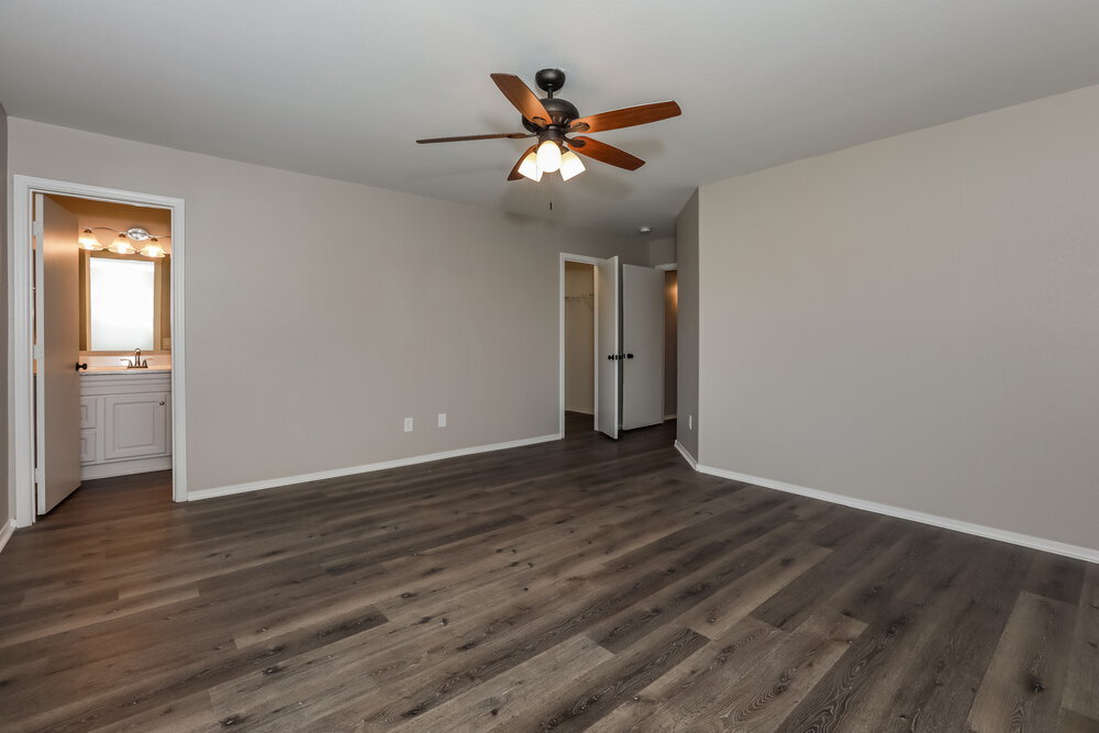 Building Photo - 1101 E Desert Rose Trail