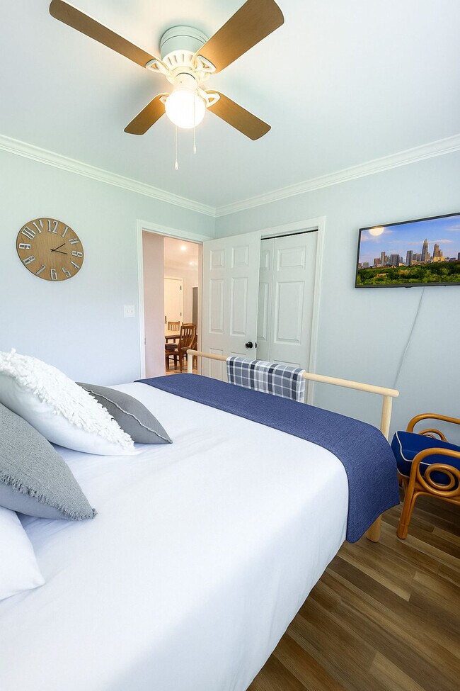 Building Photo - 3830 Manchester Dr