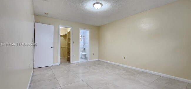 Building Photo - 1773 NE 146th St