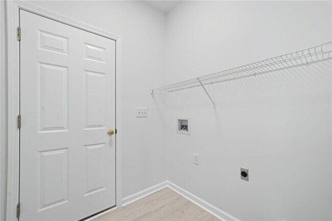 Building Photo - 4000 River Green Pkwy