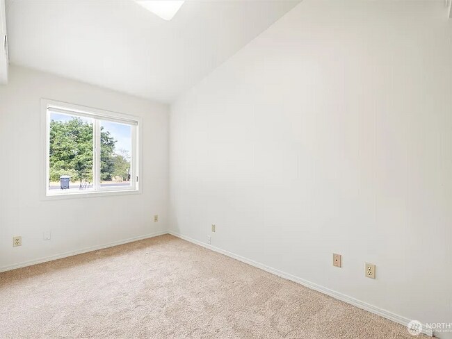 Building Photo - Ruth Duplex Unit A
