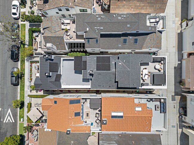 Building Photo - 509 Carnation Ave