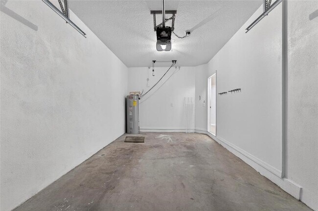 Building Photo - 30132 Mossbank Dr