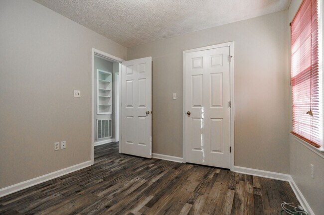 Building Photo - 1160 Grayson Ln
