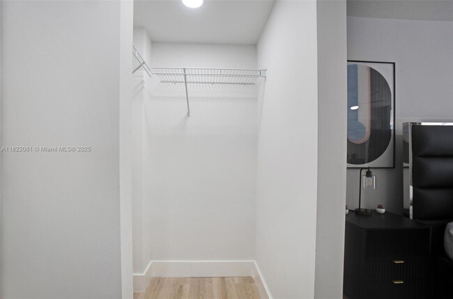 Building Photo - 1200 Brickell Bay Dr