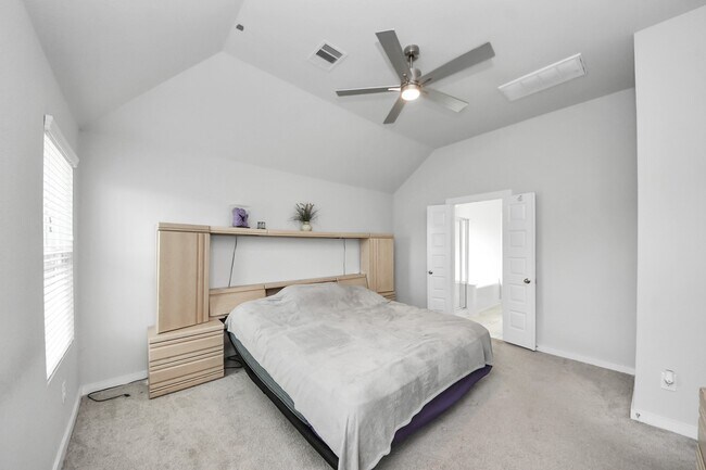 Building Photo - 2643 Oakleaf Ash Ln