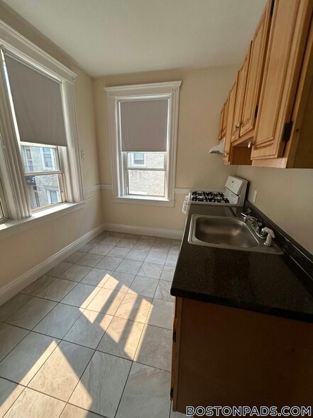 Building Photo - 127 Washington St