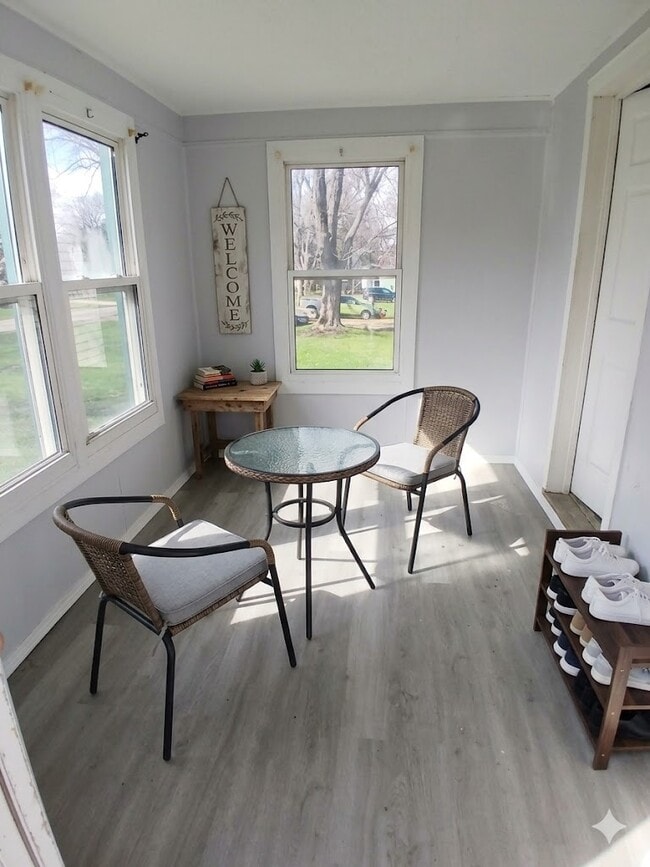 Building Photo - 1413 Labelle Ave