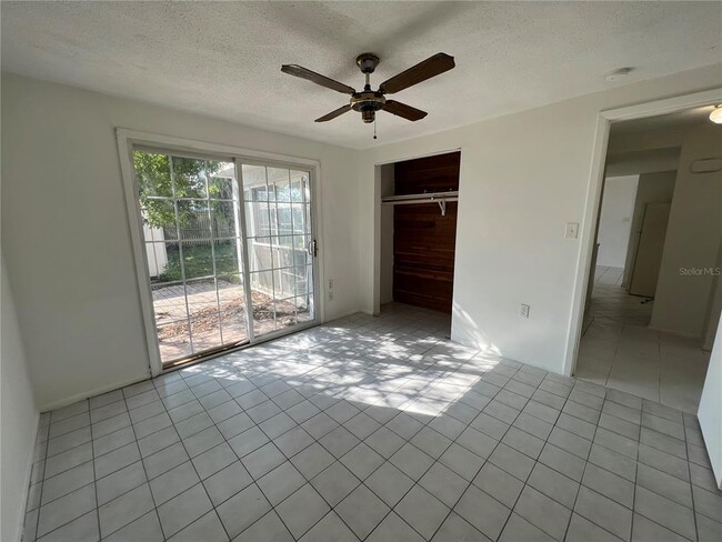 Building Photo - 3220 Pinon Dr