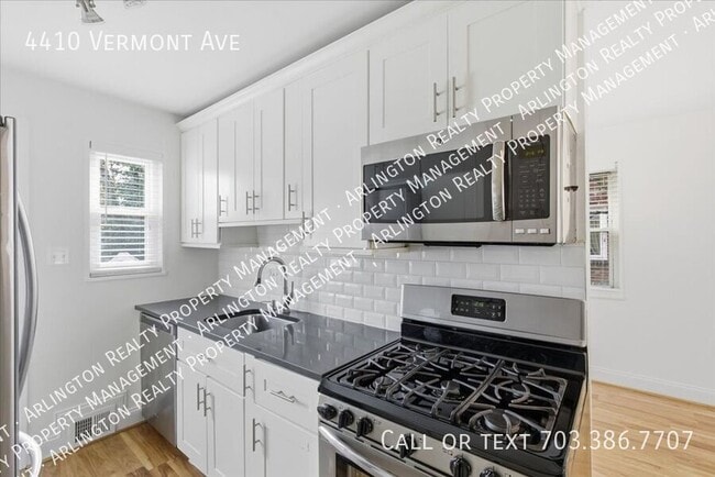 Building Photo - 4410 Vermont Ave