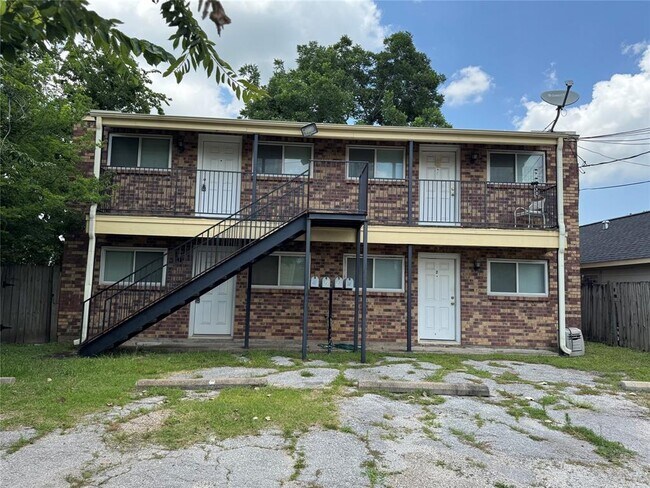 Primary Photo - 1405 2nd St