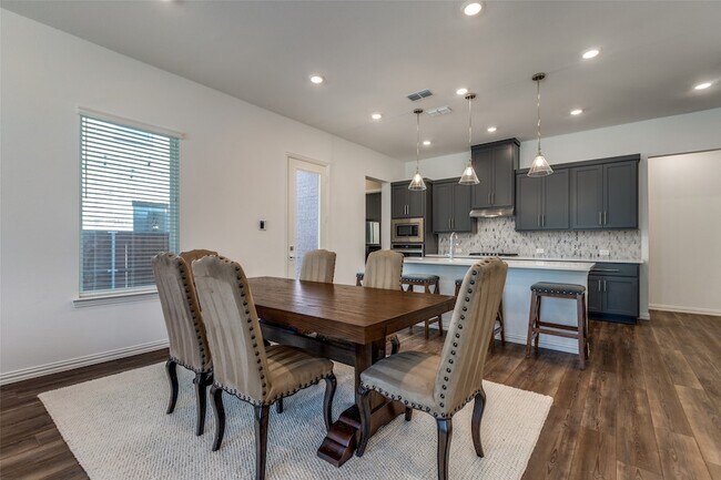 Building Photo - 3309 Sarala Ct