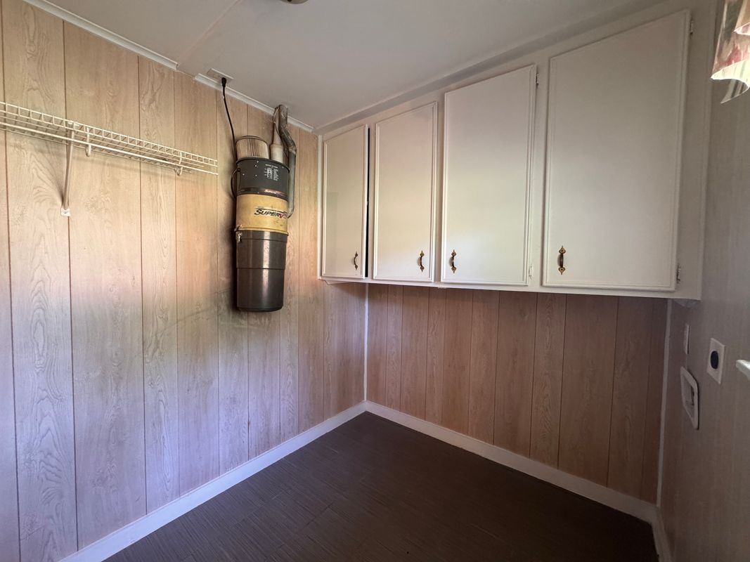 Building Photo - 15331 Lake Lamond Rd