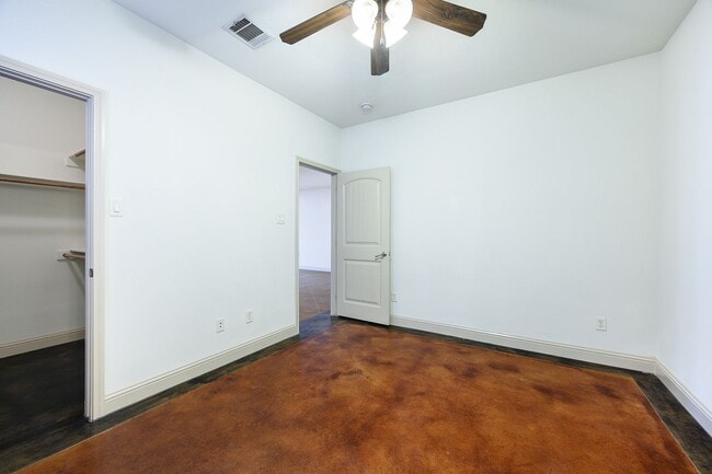 Building Photo - 3241 S University Dr
