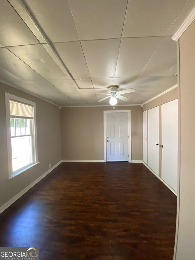 Building Photo - 122 Mandeville Ave