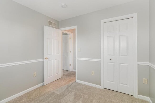 Building Photo - 618 Park Ridge Dr