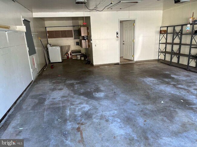 Building Photo - 2901 Tarragon Ln
