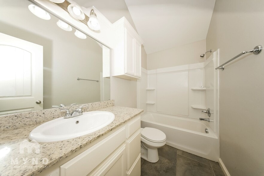 Building Photo - 1013 Merlin Dr