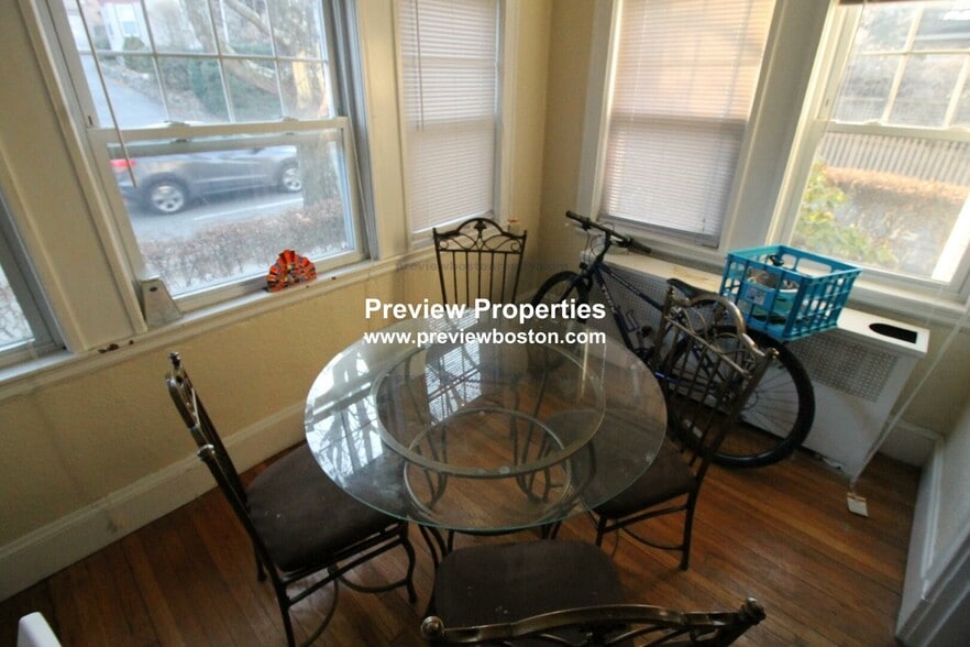 Building Photo - 169 Winchester St