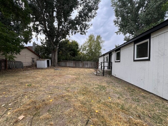 Building Photo - Cute newly remodeled 2 bed 1 bath home on ...