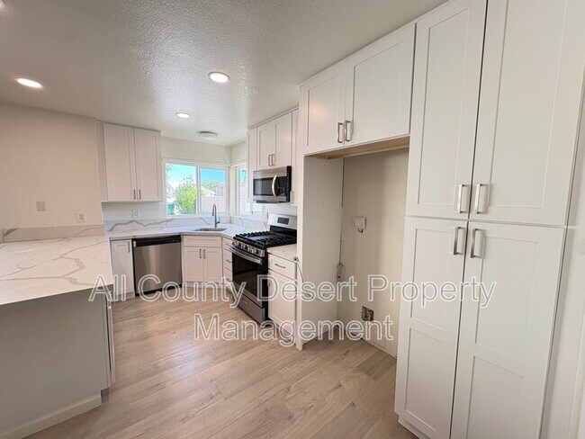 Building Photo - 33687 Whispering Palms Trail