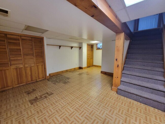 Building Photo - 137 Rosemont Dr