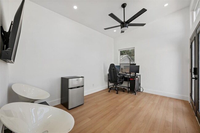 Building Photo - 1403 Palo Duro Rd