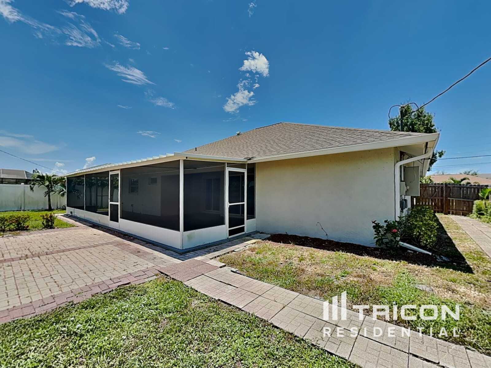 Building Photo - 1761 Banyan Dr