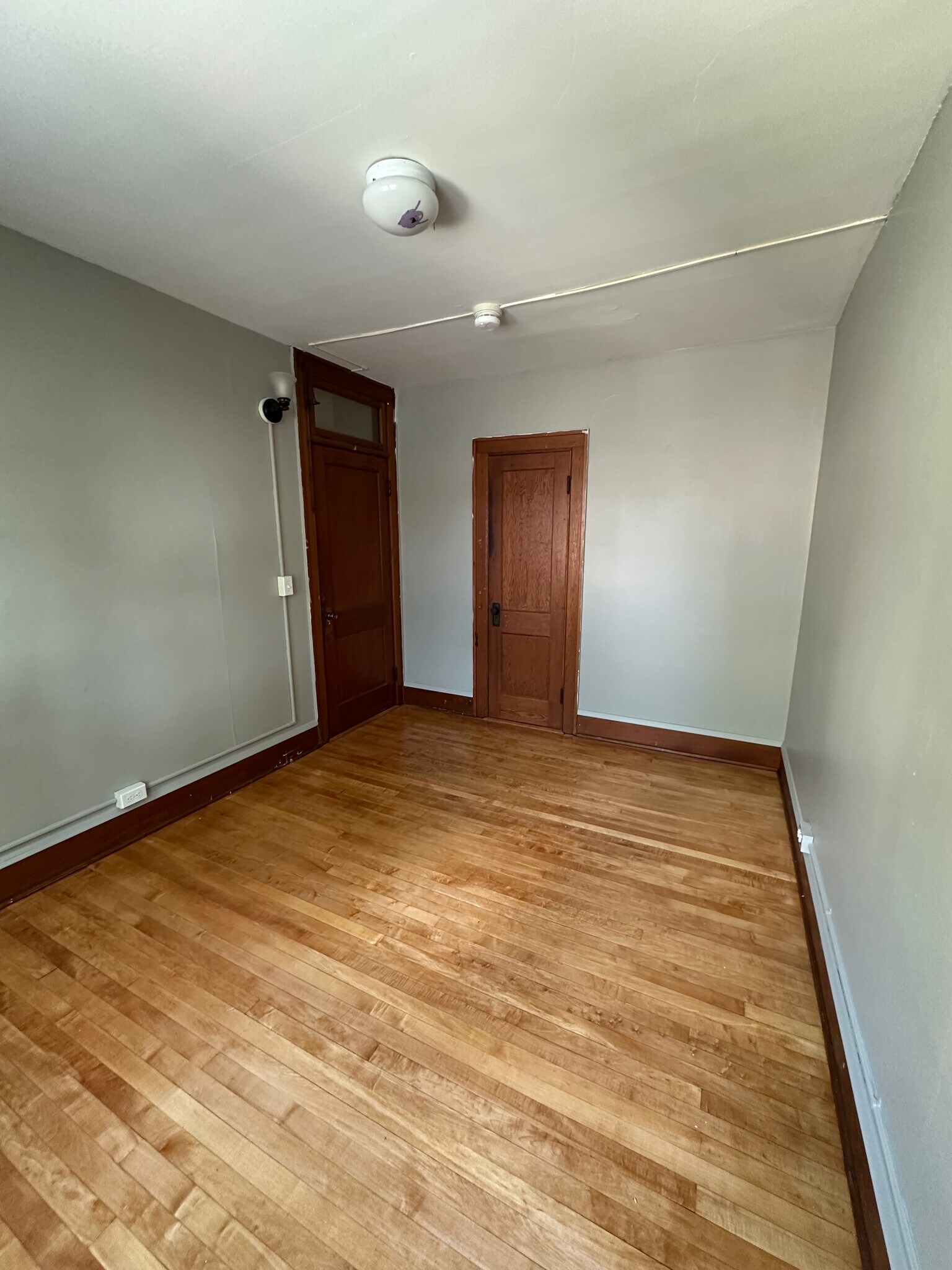 Building Photo - 287 S Winooski Ave