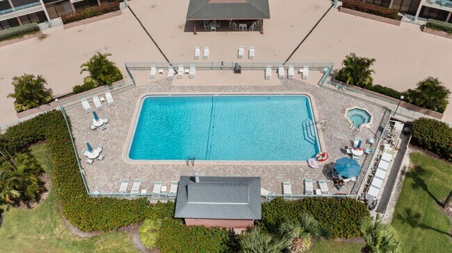 Building Photo - 1 Key Capri