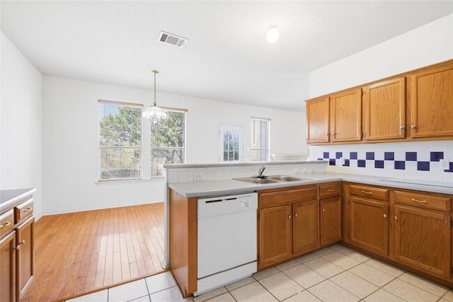 Building Photo - 14704 Yora Dr