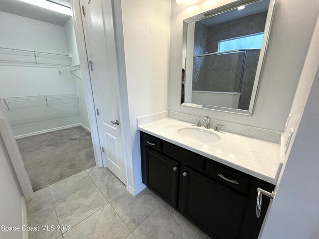 Building Photo - 2881 Casterton Dr