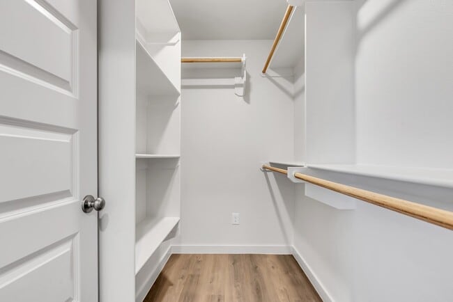 Building Photo - 6333 Poppy Dr